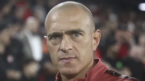 Antonello é o treinador interino da equipe. Foto: Gabriel Machado/AGIF