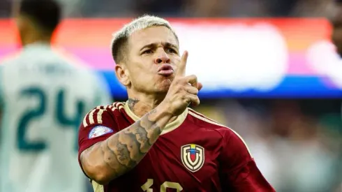 Soteldo na seleção venezuelana. Foto: Ronald Martinez/Getty Images