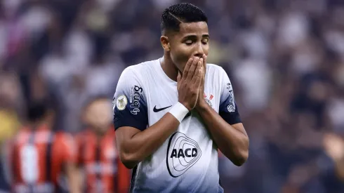 Foto: Marcello Zambrana/AGIF - Wesley saiu bravo em vitória do Timão