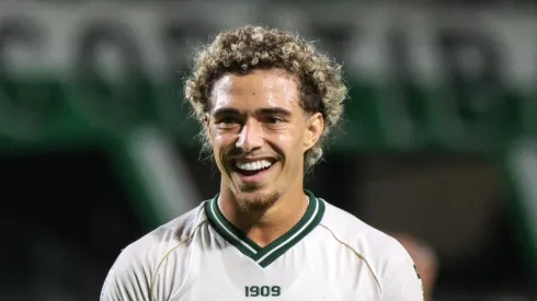 Figueiredo em ação pelo Coxa. Foto: Robson Mafra/AGIF