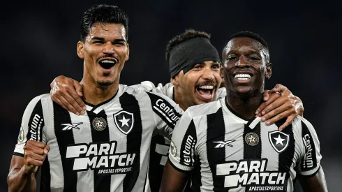 Botafogo vence Atlético-MG por 3 a 0 no Campeonato Brasileiro 2024. Foto: Thiago Ribeiro/AGIF