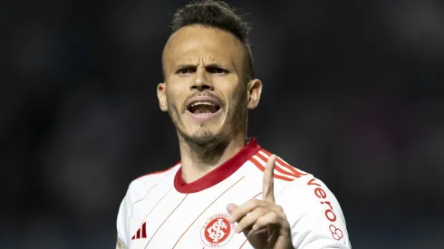 Renê se posiciona pela primeira vez após acidente