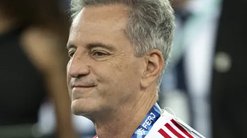 Rodolfo Landim, presidente do Flamengo, em cerimônia de premiação do Campeonato Carioca, após a final contra o Nova Iguaçu, no dia 07/04/2024.