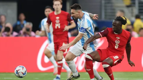 Messi em Argentina x Canadá, pelas quartas de final da Copa América. Foto: Elsa/Getty Images)