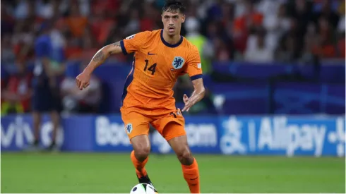 Foto: Alex Grimm/Getty Images - Jogador da Holanda