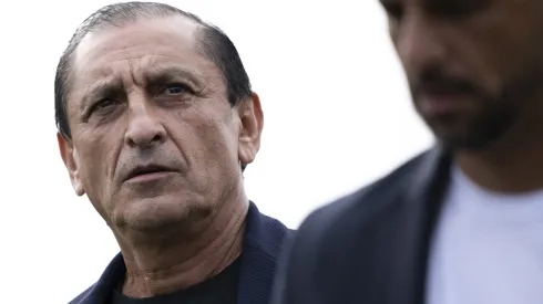 Ramón Díaz aprovou a indicação de João Schmidt no Corinthians, volante alvo desde os tempos de Vasco