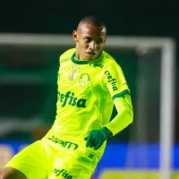 Vai sair: Palmeiras troca documentos de Jhon Jhon com RB Bragantino e anúncio fica próximo