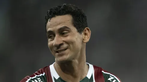 RJ – RIO DE JANEIRO – 09/04/2024 – COPA LIBERTADORES 2024, FLUMINENSE X COLO-COLO – Paulo Henrique Ganso jogador do Fluminense discute com Arturo Vidal jogador do Colo-Colo durante partida no estadio Maracana pelo campeonato Copa Libertadores 2024.