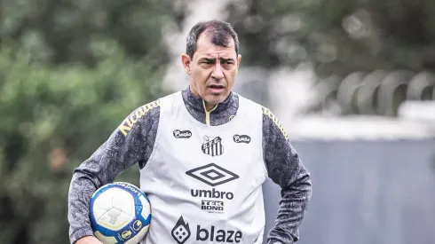 Fábio Carille durante treino desta quarta-feira (10). Foto: Raul Baretta/ Santos FC.