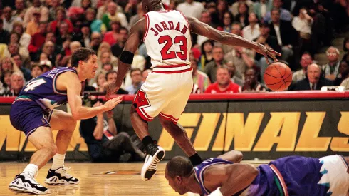 Michael Jordan nas finais de 1998 da NBA contra o Utah Jazz (Foto: Getty Images)