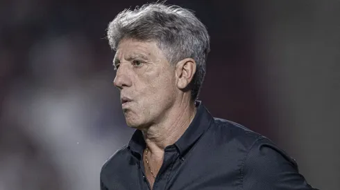 Renato Gaúcho, técnico do Grêmio, durante partida contra o Atlético-GO no estádio Antonio Accioly pelo campeonato Brasileiro A 2024. Foto: Heber Gomes/AGIF