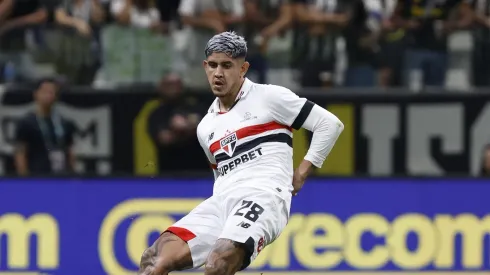 Alan Franco em ação na partida. Foto: Rubens Chiri/Saopaulofc.net