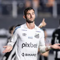 Santos negocia retorno de Léo Baptistão, mas depende de uma condição