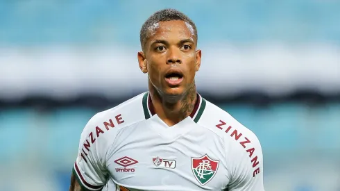 Caio Paulista, jogador do Fluminense, durante partida contra o Grêmio no estádio Arena do Grêmio pelo Brasileirão Série A 2021. Foto: Pedro H. Tesch/AGIF