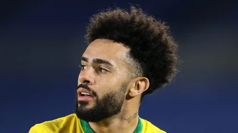 Claudinho em campo pela Seleção Brasileira olímpica. Futuro do meia ganha reviravolta.