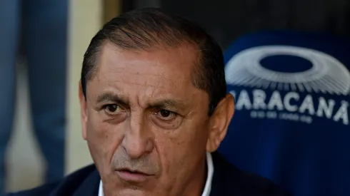 Ramón Díaz durante sua passagem no Vasco. Timão não deve contratar volante uruguaio.