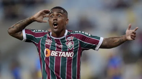 Douglas Costa irrita torcida do Fluminense. Foto: Alexandre Loureiro/AGIF