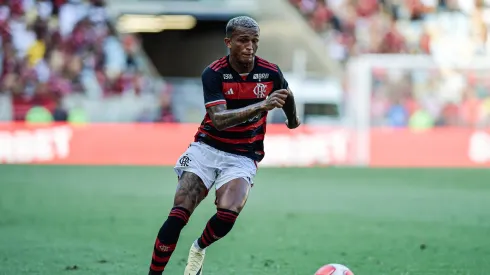 Lateral-direito está na mira do futebol europeu