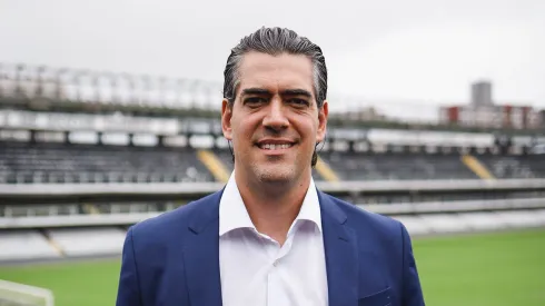 Paulo Bracks se prepara para anunciar novo reforço no Santos
