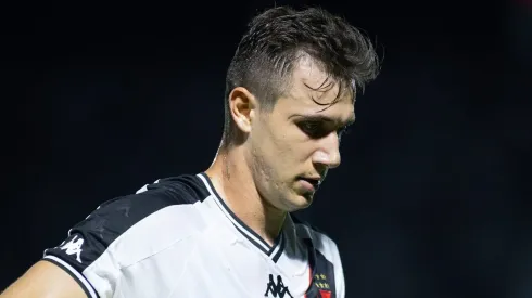 SP - BRAGANCA PAULISTA - 17/04/2024 - BRASILEIRO A 2024, BRAGANTINO X VASCO - Lucas Piton jogador do Vasco durante partida contra o Bragantino no estadio Nabi Abi Chedid pelo campeonato Brasileiro A 2024.