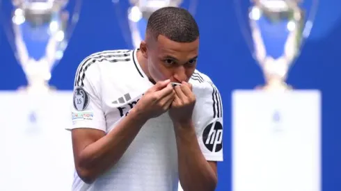Mbappé sendo apresentado no Real Madrid. Foto: David Ramos/Getty Images
