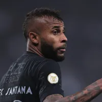 Alex Santana estreia pelo Corinthians contra o Criciúma e termina como líder de desarmes