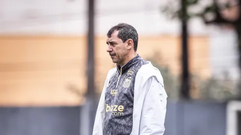 Santos vê disputa na titularidade da lateral-direita. Foto: Raul Baretta/ Flickr