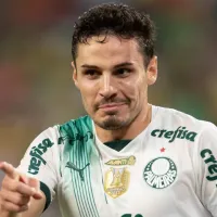 Neto diz que Raphael Veiga, do Palmeiras, joga mais que Paquetá: \'É uma vergonha\'