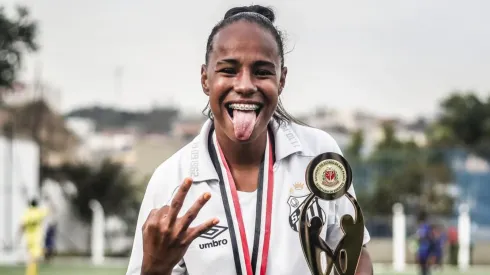 Atacante conquistou o primeiro título pelo clube. Divulgação/Reinaldo Campos/Assessoria.