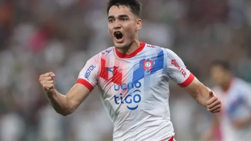 Cerro Porteño e Athletico-PR brigam por vaga na Sul-Americana.