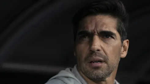Abel Ferreira, técnico do Palmeiras, durante partida contra o Botafogo no estádio Engenhão pelo Brasileirão Série A 2024. Foto: Jorge Rodrigues/AGIF