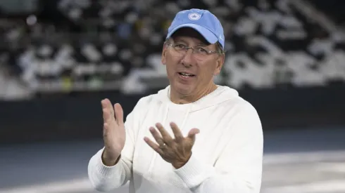 RJ - RIO DE JANEIRO - 17/07/2024 - BRASILEIRO A 2024, BOTAFOGO X PALMEIRAS - John Textor dono da SAF do Botafogo antes da partida contra o Palmeiras no estadio Engenhao pelo campeonato Brasileiro A 2024. Foto: Jorge Rodrigues/AGIF