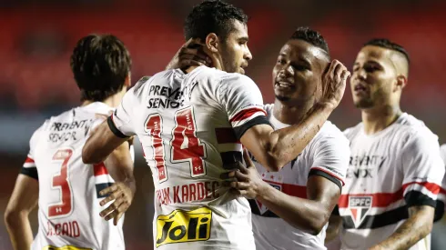 A diretoria do Santos vem trabalhando para fortalecer o elenco