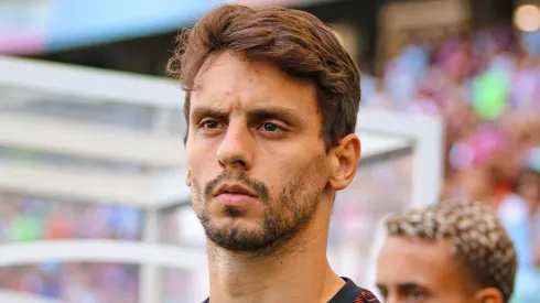 BA - SALVADOR - 13/05/2023 - BRASILEIRO A 2023, BAHIA X FLAMENGO - Rodrigo Caio jogador do Flamengo durante aquecimento antes da partida contra o Bahia no estadio Arena Fonte Nova pelo campeonato BRASILEIRO A.