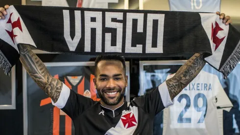 Vasco apresentou Alex Teixeira - Foto: Daniel RAMALHO/CRVG.