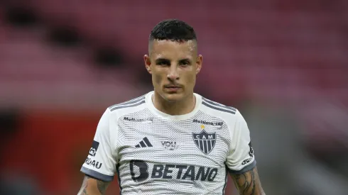 Guilherme Arana ai desfalcar o Atlético-MG. Foto: Marlon Costa/AGIF