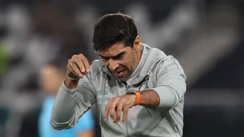 Abel Ferreira fazendo mudanças. Foto: Cesar Greco/ Palmeiras/ Flickr