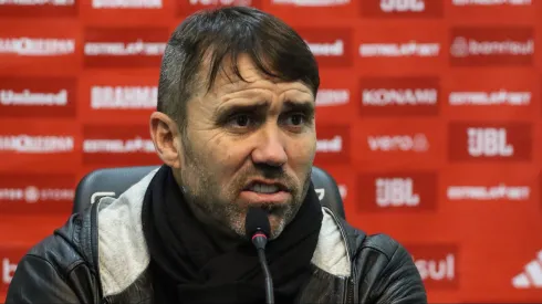 SC - CRICIUMA - 26/06/2024 - BRASILEIRO A 2024, INTERNACIONAL X ATLETICO-MG - Eduardo Coudet tecnico do Internacional em entrevista coletiva apos a partida contra o Atletico-MG no estadio Heriberto Hulse pelo campeonato Brasileiro A 2024. Foto: Leonardo Hubbe/AGIF