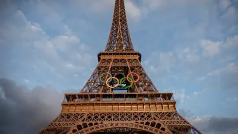 Torre Eiffel decorada para os Jogos Olímpicos de Paris