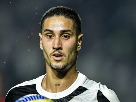 Elenco apoia Praxedes apó falha no Vasco