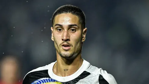 RJ - RIO DE JANEIRO - 10/07/2024 - BRASILEIRO A 2024, VASCO X CORINTHIANS - Praxedes jogador do Vasco durante partida contra o Corinthians no estadio Sao Januario pelo campeonato Brasileiro A 2024.