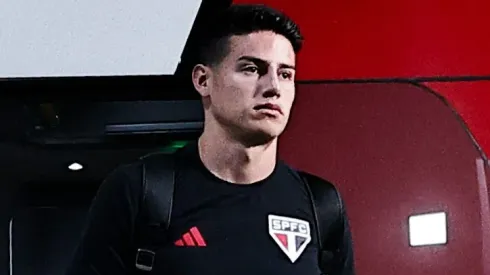 James Rodríguez, jogador do São Paulo, durante chegada da equipe para partida contra o Cuiabá no estádio Morumbi pelo Brasileirão Série A 2023 - Foto: Fabio Giannelli/AGIF