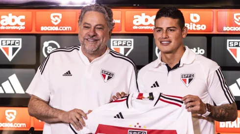 Meio-campista durante apresentação na equipe