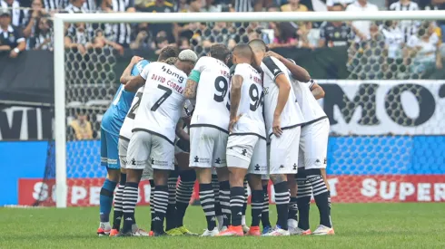 Jogadores do Vasco durante entrada em campo para partida contra o Atletico-MG no estadio Arena MRV pelo campeonato Brasileiro A 2024.