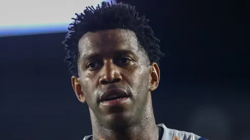 SP – SANTOS – 15/07/2024 – BRASILEIRO B 2024, SANTOS X ITUANO – Gil jogador do Santos comemora a vitoria do Santos na partida contra o Ituano no estadio Vila Belmiro pelo campeonato Brasileiro B 2024.