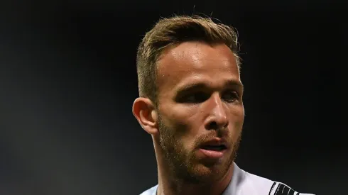 Arthur, da Juventus, não deve voltar ao Imortal neste momento.