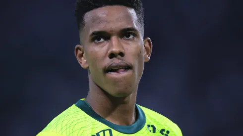 Estêvão chamou atenção do mundo da bola e se transformou no principal jogador do Palestra, segundo craque que passou pelo Verdão