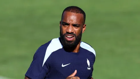 Lacazette em treinamento pela Seleção Francesa. (Photo by Alex Livesey/Getty Images)