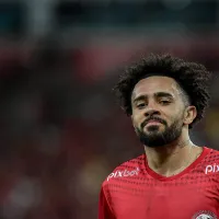 Torcida do Flamengo se irrita com postura da diretoria em negociação com Claudinho: \'Amadores\'