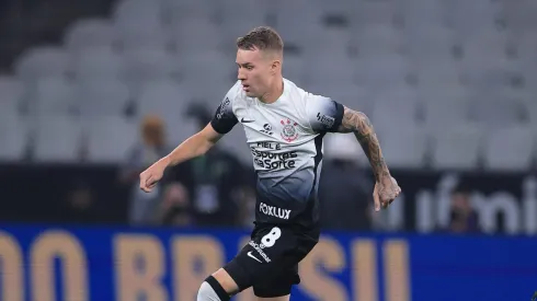 Charles em ação durante a partida de ontem (25). Foto: Ettore Chiereguini/AGIF